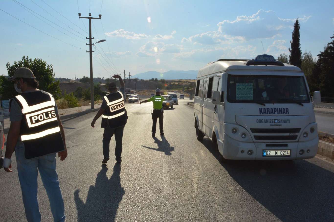 "Türkiye Güven ve Huzur Uygulaması" kapsamında Adıyaman'da binlerce kişi sorgulandı "Türkiye Güven ve Huzur Uygulaması" kapsamında Adıyaman'da binlerce kişi sorgulandı
